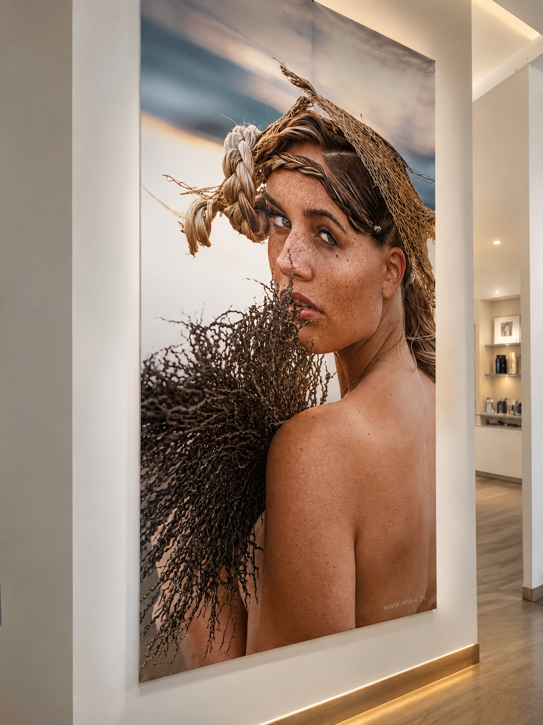 Großformatige Wandkunst im Salon